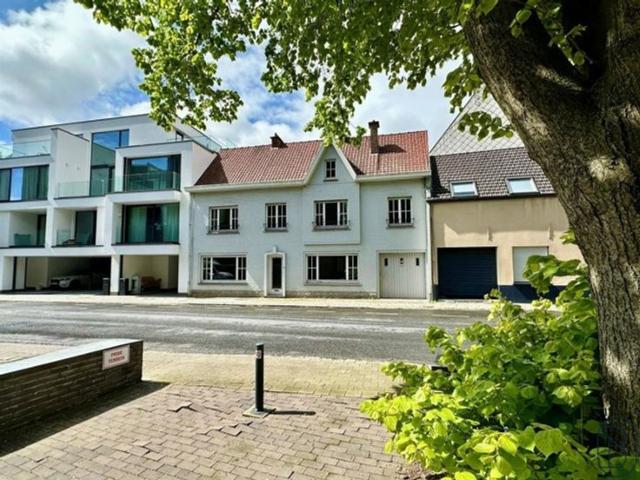 TOFFE grote BURGERWONING met STADSTUIN, GARAGE, 5 SLK & ZOLD