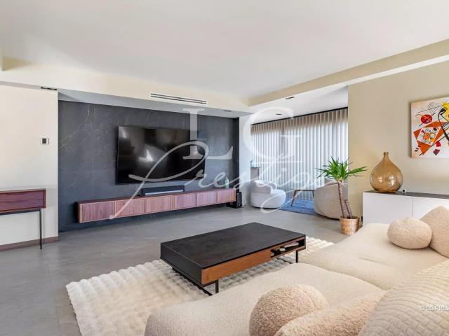 Toit terrasse, plein sud, proches plages et commerces 177m² Mandelieu la Napoule