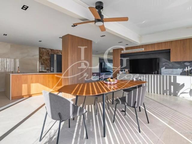 Toit terrasse, plein sud, proches plages et commerces