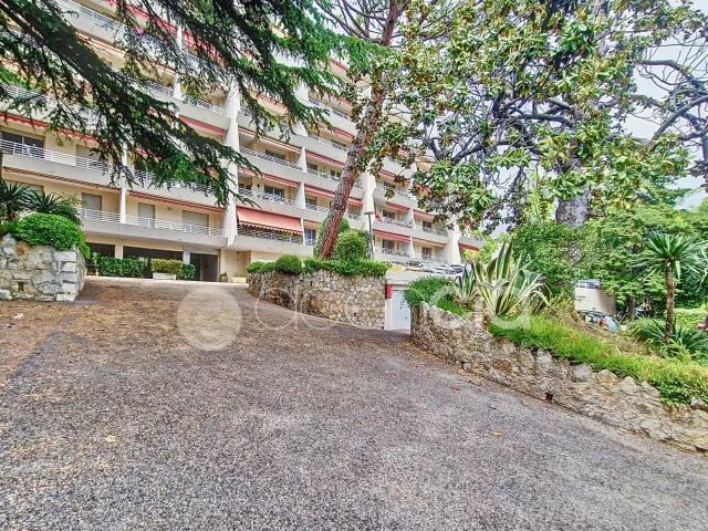 Toit Terrasse 5 pièces de 110 m² avec terrasses / balcons 90. 110m² Grasse
