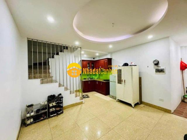 Tôi cần bán nhà ngõ trương định, hbt giá 6.8 tỷ, gần 29m2x5t, ảnh thật