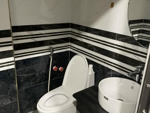 Tôi chính chủ cho thuê cả nhà đẹp mới, VP, Kinh doanh 122m2  4T  Khu Phương Liệt 33 Tr