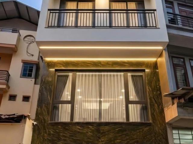 Tôi cho thuê nhà, 93m2_ 5T  Linh Lang, Đào Tấn, Phan Kế Bính 50 tr