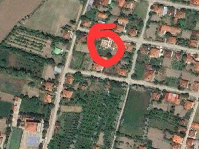 Tokat Turhal Şenyurt Ortaköy de 637 m2 arsa ve müstakil ev, yanındaki parsel de satılık