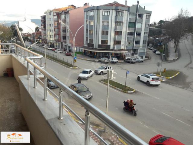Tokat Turhal'da acele satılık, cadde üzerinde 2+1 daire