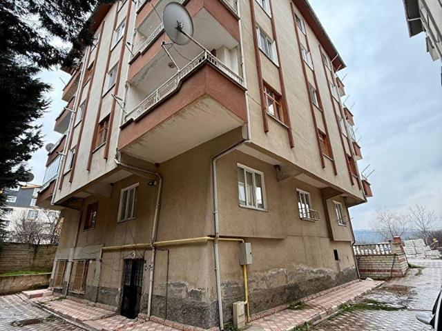 TOKAT MERKEZ YENİYURT MH SATILIK DAİRE 3+1 120 METRE KARE GİRİŞ KAT DAİRE