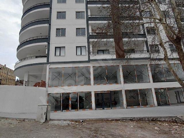 TOKAT NİKSAR'DA ELİT EMLAK'TAN SATILIK MERKEZDE ÇOK GENİŞ 2 + 0 DAİRE.
