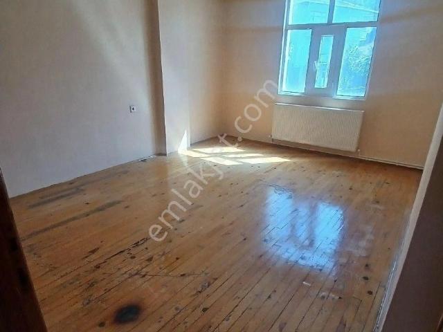 Tokat Niksar Elit Emlaktan Satılık 2+1 Daire Kat Mülkiyetli.