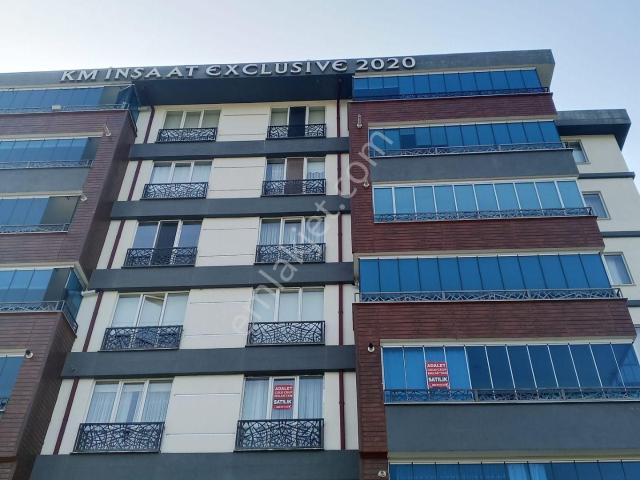 Tokat Niksar'da Adalet Gold Group Emlak'tan Kayapaşa Mahallesinde Satılık Daire 3+1 İçi Yapılı
