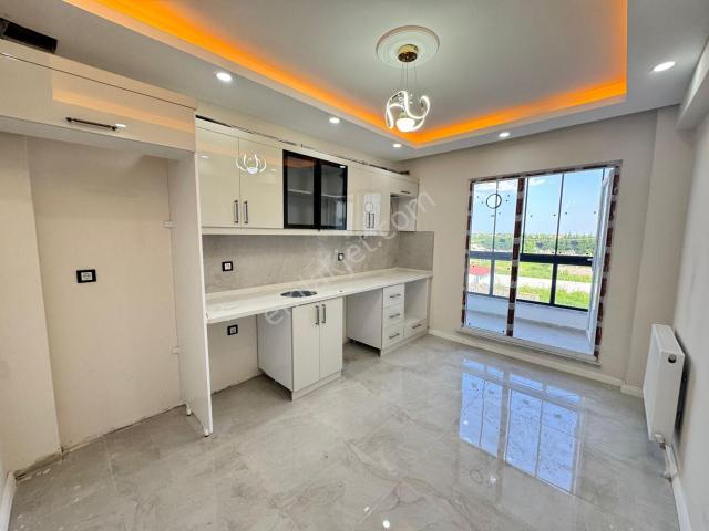 Tokay'dan Yunus Emre Mah. Çift Balkon 2+1 100m2 Sıfır Lüks Daire