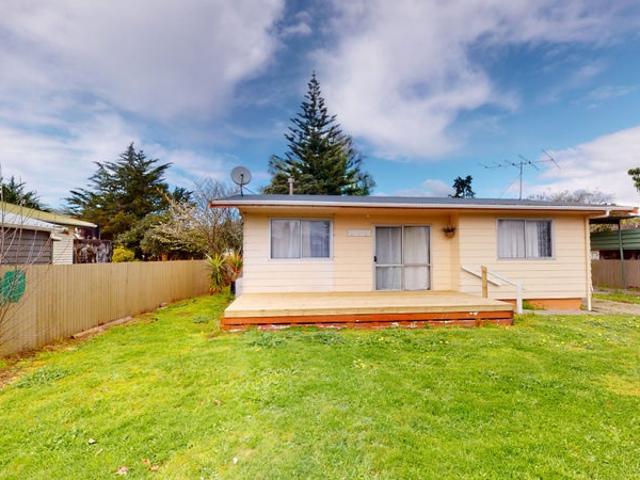 tolaga bay, 2 bedrooms
