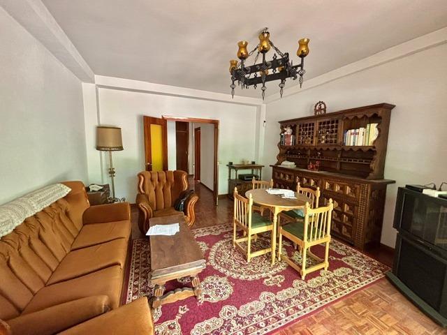TOLEDO, ZONA PALOMAREJOS, PISO AMPLIO EXTERIOR DE 4 DORMITORIOS, 2 BAÑOS, TERRAZA Y GARAJE