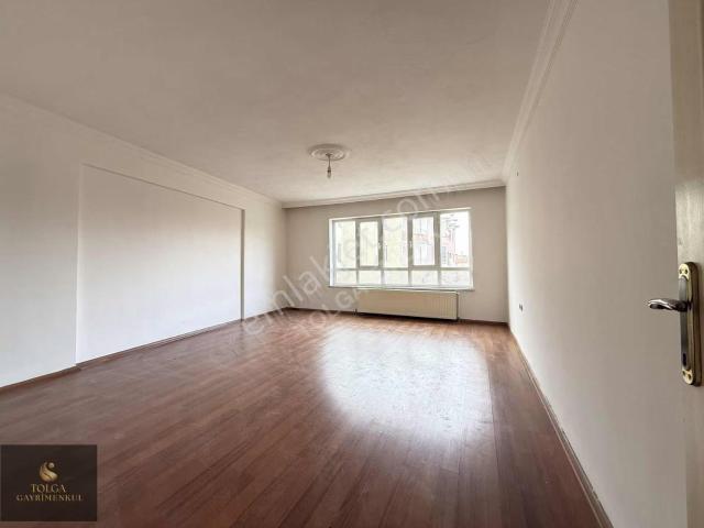 'tolga Gayrimenkul' Selçuk Cd. Üzeri 2+1 110m² Daire.