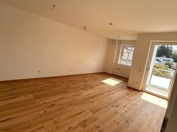 Authentic Suche 1 - 2 Zimmer Wohnung in Deggendorf (ca. 600€ warm)