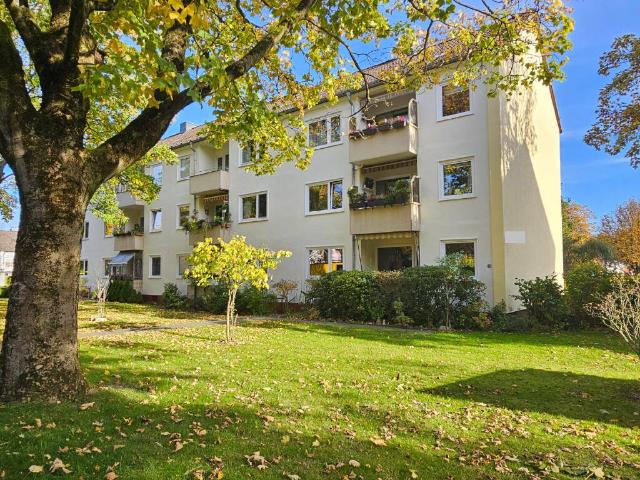 Tolle 3 Zi. ETW im Hochparterre einer top gepflegten Wohnanlage in ruhiger Umgebung