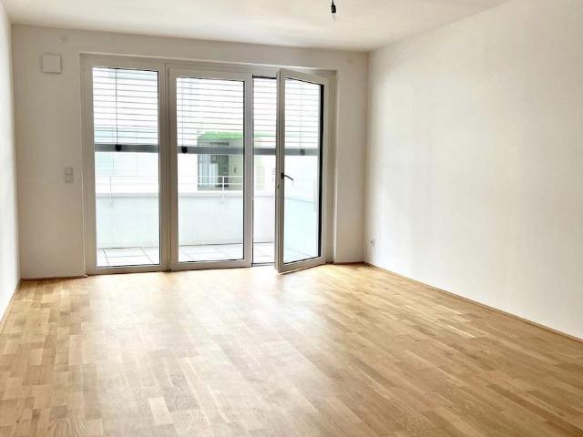 Tolle 3 Zimmer Wohnung mit Balkon direkt bei der Spree!