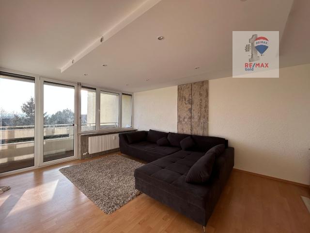Tolle 3,5 Zimmer Wohnung mit EBK, Balkon und TG Stellplatz