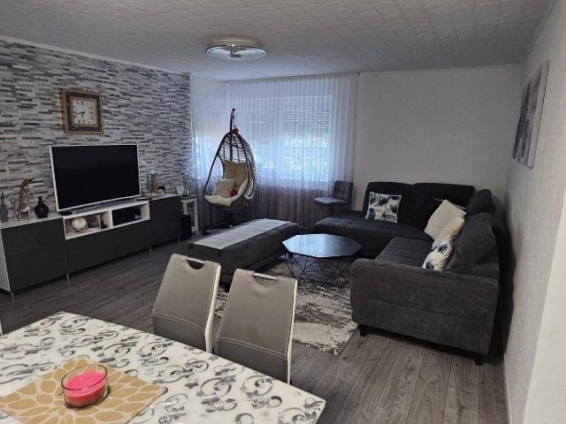 Tolle 3,5 Zimmer Wohnung mit Loggia und TG Platz zu verkaufen