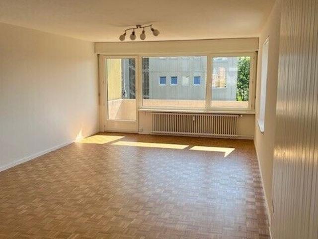 Tolle Wohnung mit großem Balkon an zentraler und ruhiger Lage!