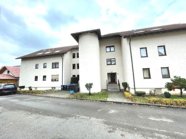 Paare aufgepasst! Sofort beziehbare 3,5 Zimmer Wohnung mit Süd Balkon!