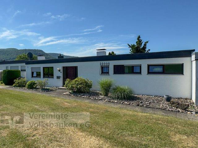 Toller Bungalow mit 2 Garagen in Top Lage Sofort frei