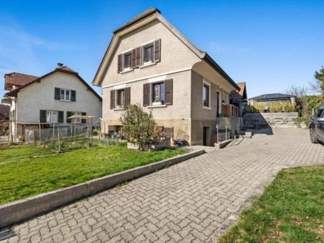 Tolles freistehendes Einfamilienhaus mit Pool in Möhlin