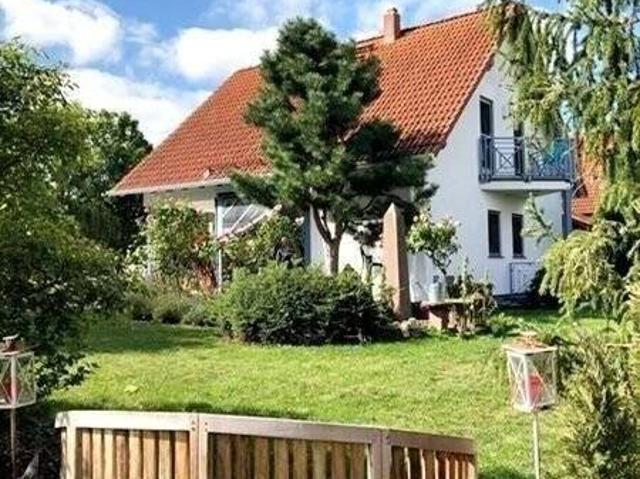 Tolles, freistehendes Haus in Randlage mit tollem Fernblick !