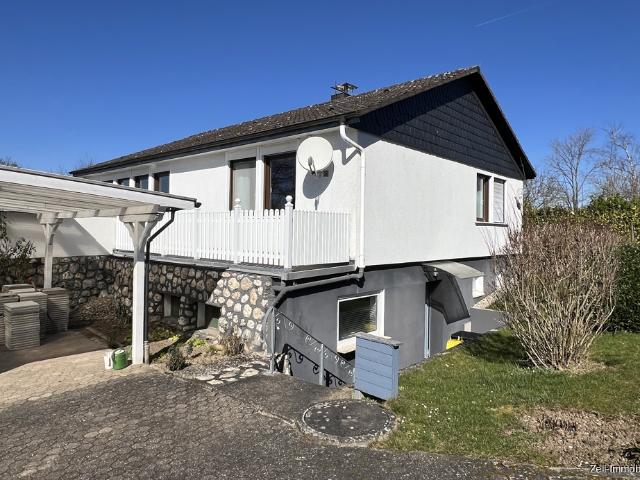 Tolles Haus mit großem Grundstück und Feldrandlage in Presberg