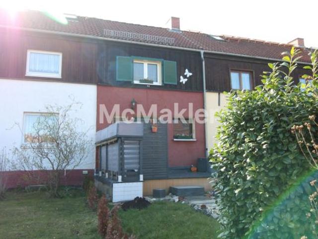 Tolles Reihenmittelhaus mit Terrasse und Carport in zentraler Lage