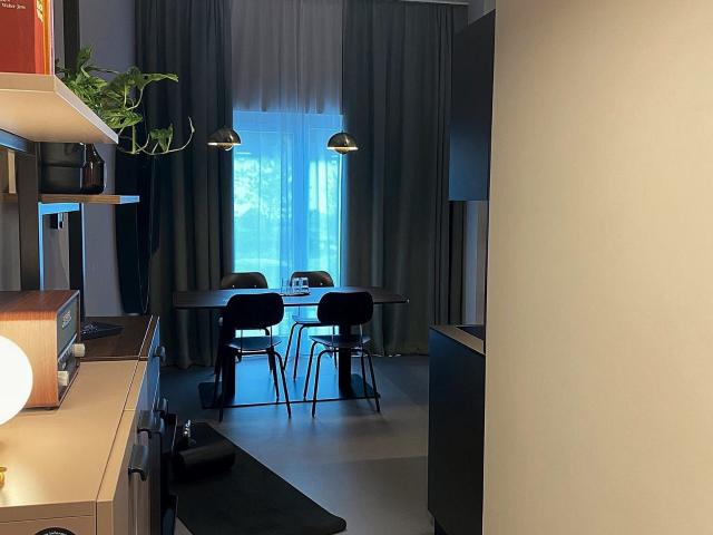 Tolles und modernes DUPLEX Serviced Apartment mit Terrasse in München inkl.Reinigung, Gym, WIFI, TV TAX, Social Spaces Kino, etc. und mehr!
