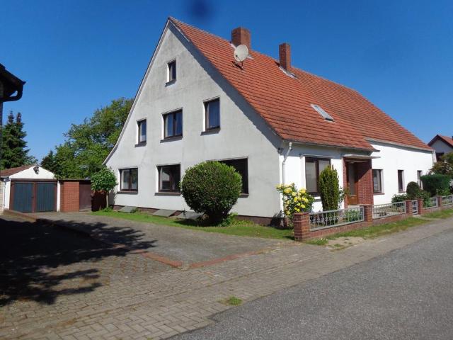 Tolles Zweifamilienhaus Haus mit viel Platz und großem Garten