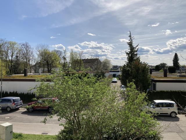 Top 3 Zimmer Eigentumswohnung im 1. Obergeschoss mit Loggia und Tiefgaragen Stellplatz in Olching zu verk.