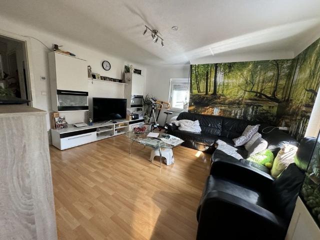 TOP 3 Zimmer Wohnung in WN Neustadt! Komplett kernsaniert.