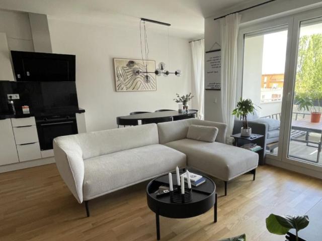 TOP 3 Zimmer Wohnung mit Balkon im Kollwitzkiez zu vermieten