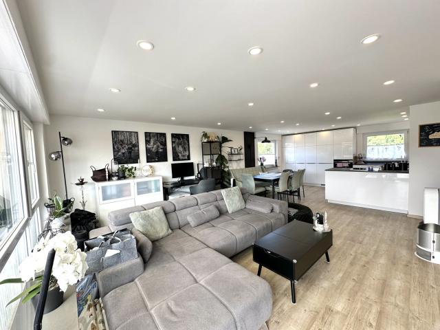 TOP 3 Zimmer Wohnung mit Balkon und separaten Gartenanteil