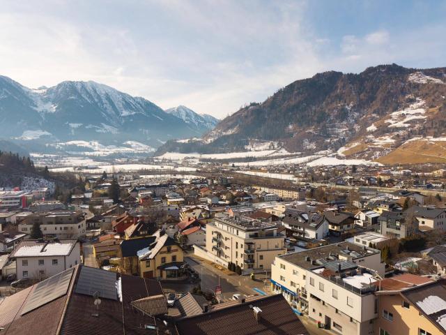 Top 26 UNVERBAUBARER HEUKARECKBLICK SONNIGE 4 ZIMMER FAMILIENWOHNUNG