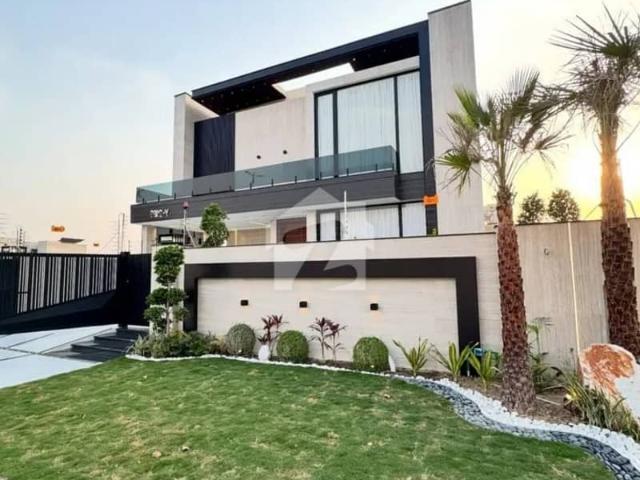 Top City 10 Marla House For Sale