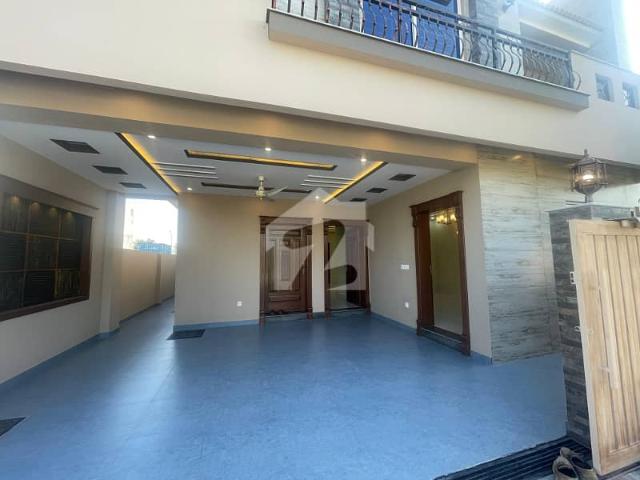 Top City 10 Marla House For Rent