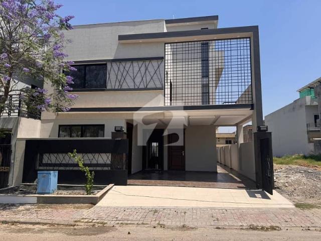 Top City 1 Block A, Prime Location Beautiful House Available For Sale