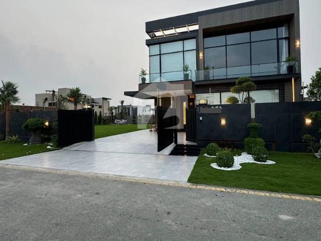 Top City 2 Kanal Farm House For Sale