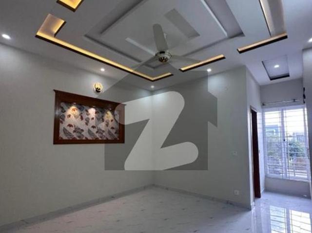 TOP CITY ONE ISLAMABAD Brand New Size 35X65 = 252 Yards Architect Design Double Storey House 5 Master Bedrooms Attached Stylish 6 Bathrooms 2 D/ 2 Tv Lounge, American Style Kitchen, Reasonable Price Top City 1