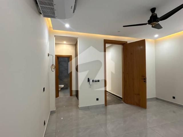 Top Class Location At F 11 Islamabad 2 Bedroom 1450 Square Feets Apartment For Sale