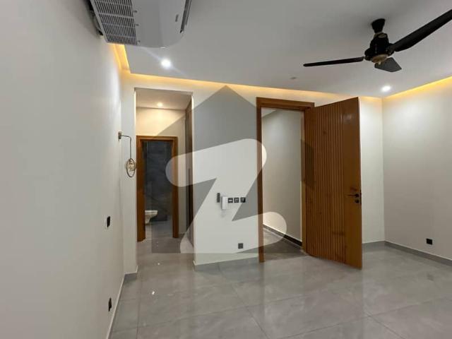 Top Class Location At F 11 Islamabad 2 Bedroom 1450 Square Feets Apartment For Sale