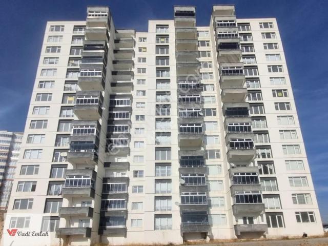 Topçam Mahallesi'nde Satılık 4+1 Daire Vadi Emlak
