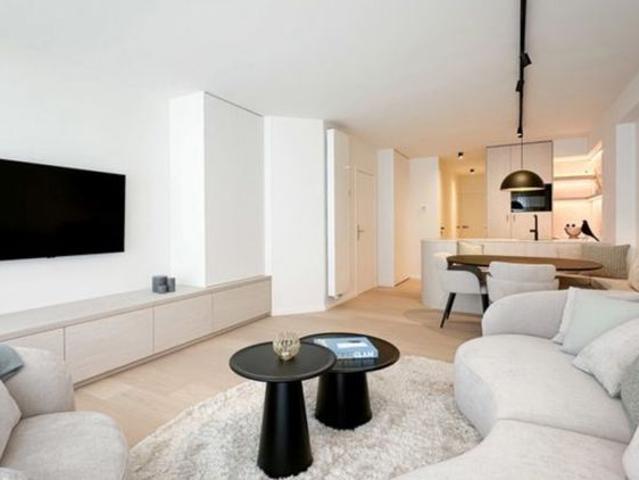 Top afgewerkt appartement in het Zoute, zijdelings zeezicht