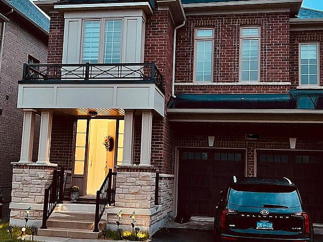 Top Builder Home With Lots Of Upgrades For Sale In Oakville