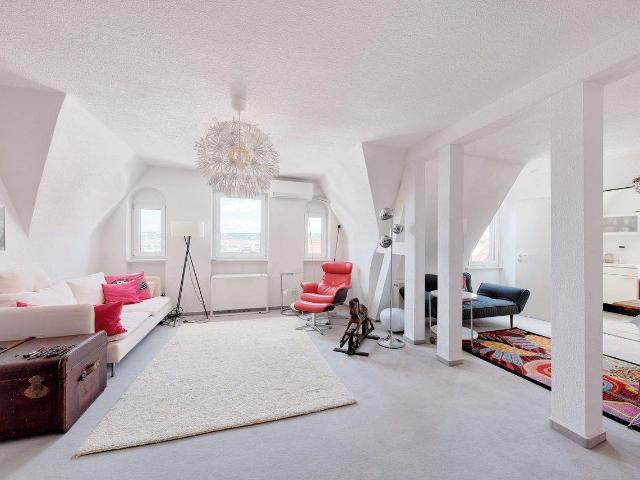 Top Gelegenheit: 2 Zimmer Dachgeschosswohnung