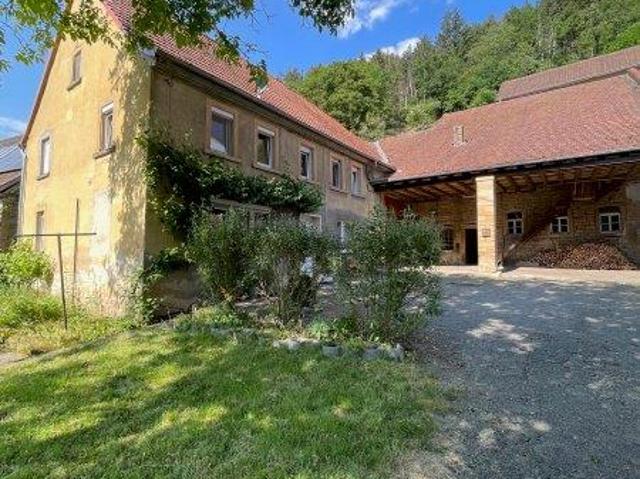 Top Gelegenheit! Ehemaliges Bauernhaus mit Nebengebäude in Reiffelbach zu verkaufen
