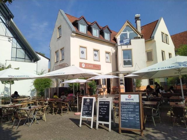 Top Gelegenheit! Vermietetes Bistro und 2 Wohneinheiten in zentraler Lage von Hofheim zu verkaufen