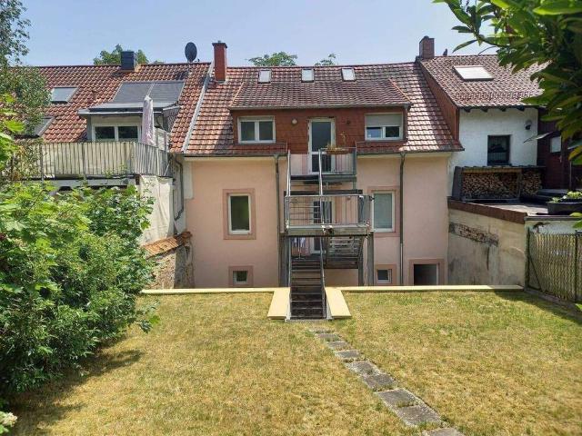 Top gepflegtes Wohnhaus 2 Wohnungen vermietet mit Terrasse, Balkonen, pflegeleichtem Garten zur Südseite, Garage, in St. Ingbert SÜD